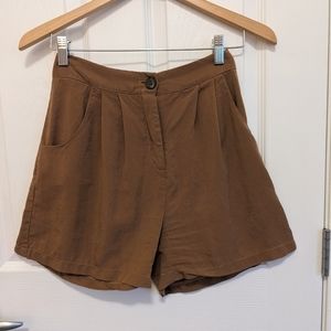 Pleated Shorts made from Tencel